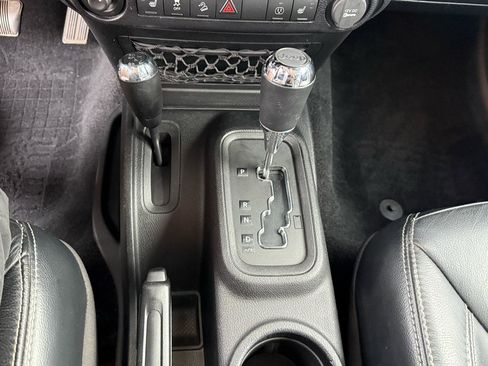 Used 2014 Jeep Wrangler Sahara w/ Connectivity Group image 21