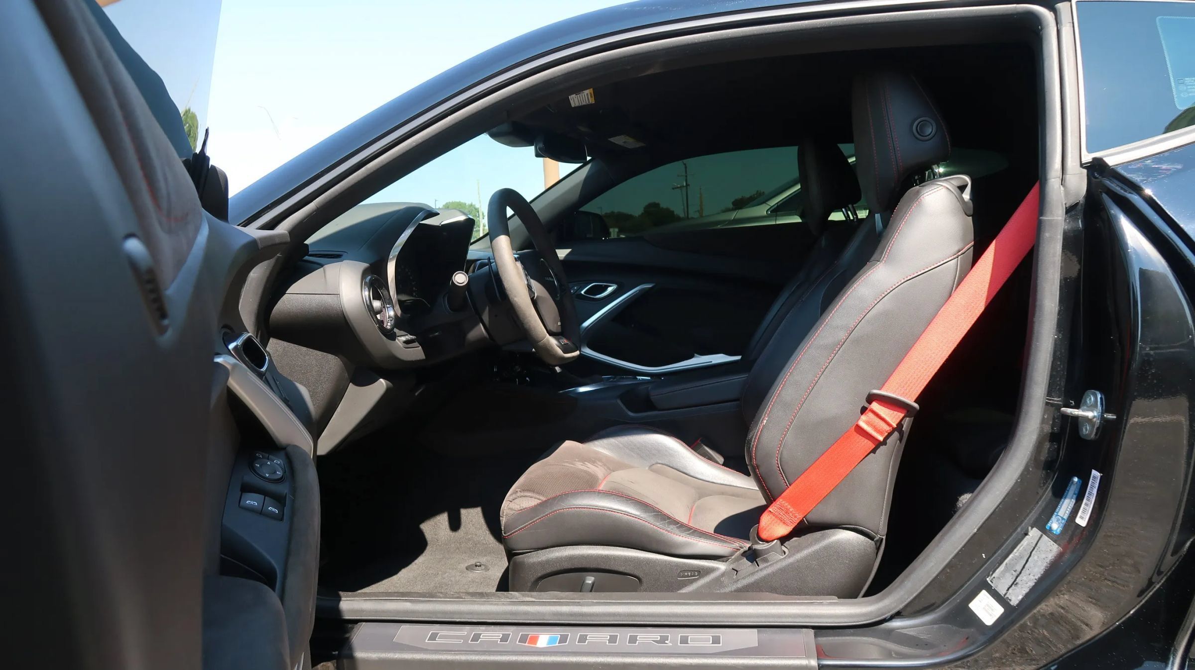 Used 2018 Chevrolet Camaro ZL1 RWD image 16