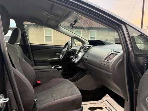 Used 2012 Toyota Prius V Three image 17