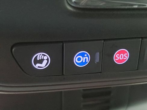 Used 2025 Buick Enclave Preferred image 17