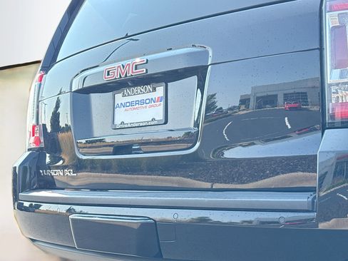 Used 2018 GMC Yukon XL SLT AWD/4WD image 15