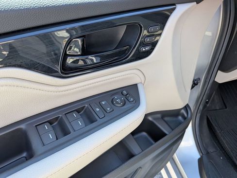Used 2025 Honda Odyssey Elite image 10