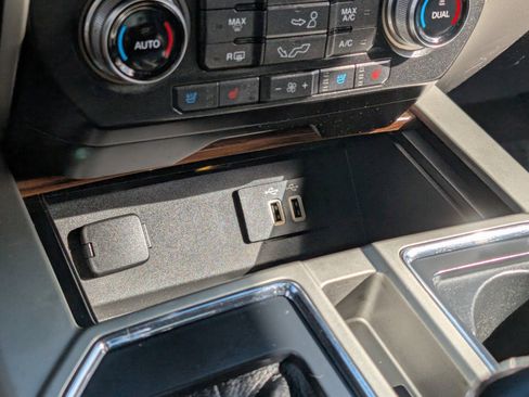 Used 2016 Ford F150 Lariat w/ Equipment Group 502A Luxury image 24