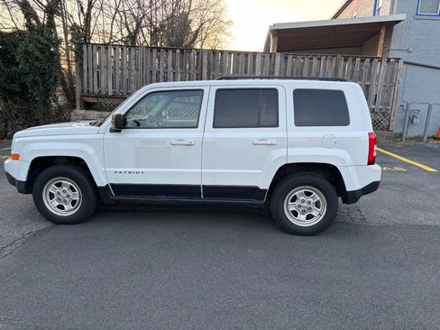 Used 2015 Jeep Patriot Sport w/ Power Value Group AWD/4WD image 9