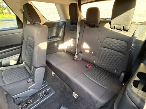 Used 2025 Nissan Pathfinder SV FWD image 21