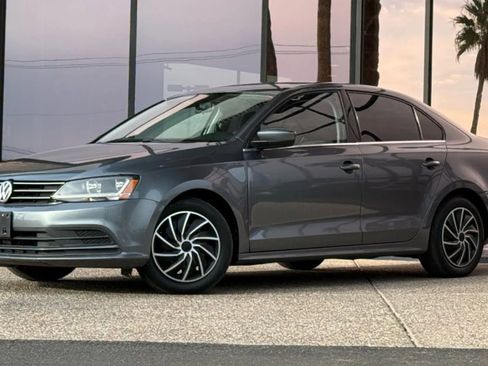 Used 2017 Volkswagen Jetta S image 3