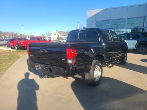 Used 2020 Toyota Tacoma SR image 7