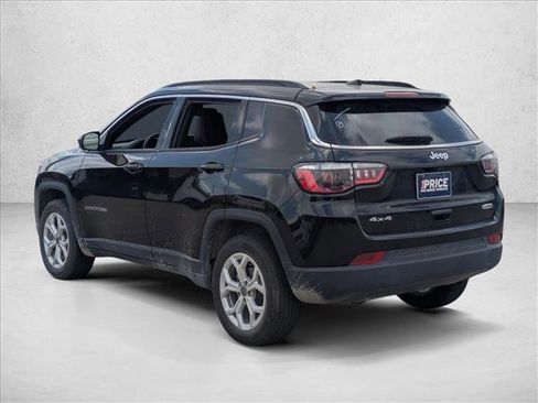 Used 2025 Jeep Compass Latitude w/ Sun & Sound Group image 8