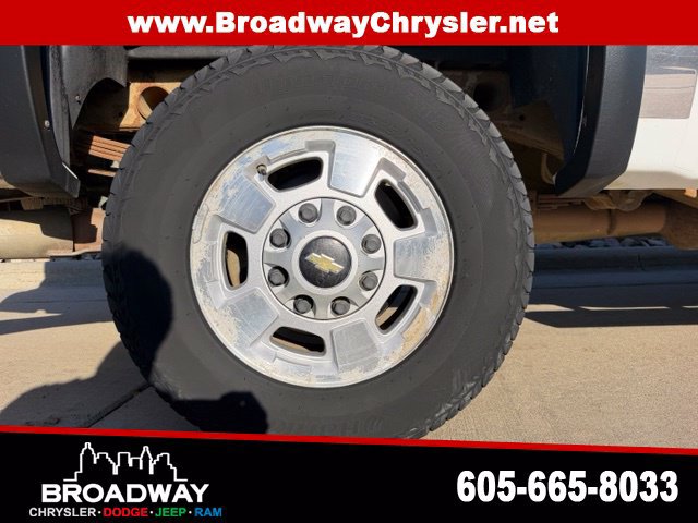 Used 2011 Chevrolet Silverado 2500 LT w/ Interior Plus Package AWD/4WD image 10