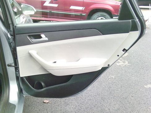 Used 2016 Hyundai Sonata SE image 18