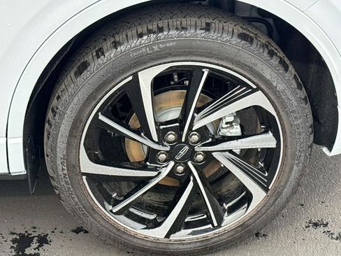 Used 2025 Lincoln Corsair Grand Touring w/ Equipment Group 302A image 31