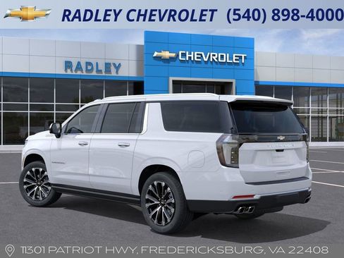 New 2026 Chevrolet Suburban High Country image 3