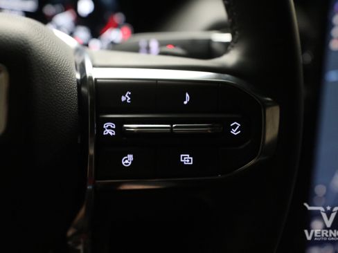 Used 2025 GMC Yukon Denali w/ Sun & Power Step Package AWD/4WD image 20