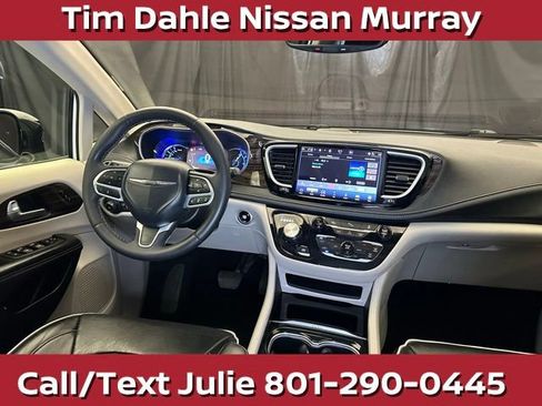 Used 2023 Chrysler Pacifica Limited FWD image 20