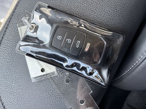 Used 2023 Toyota Camry XSE image 14