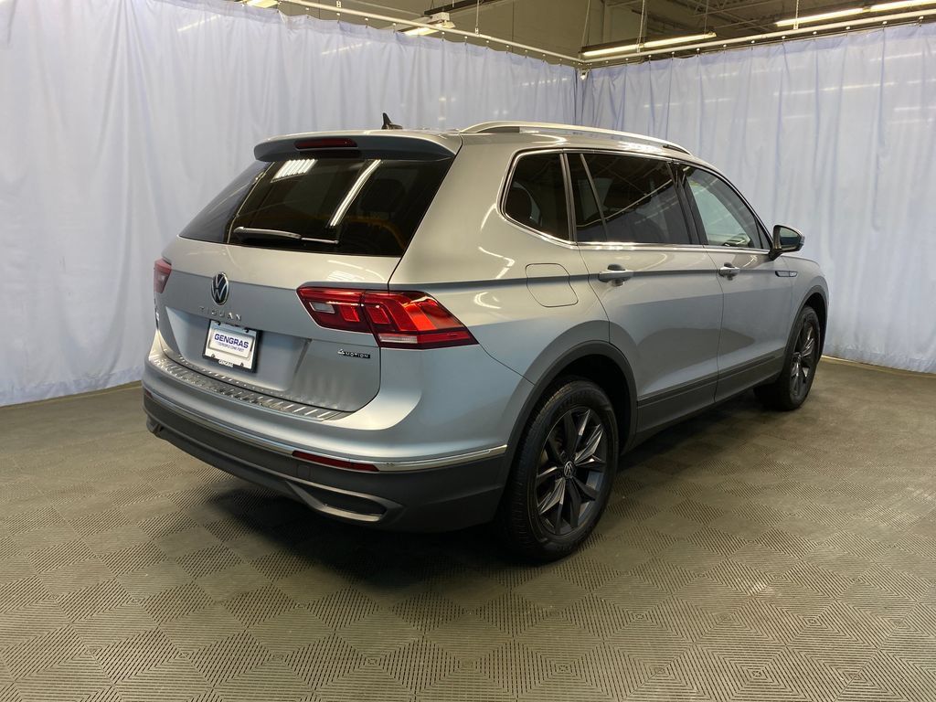 Used 2023 Volkswagen Tiguan SE AWD/4WD image 6