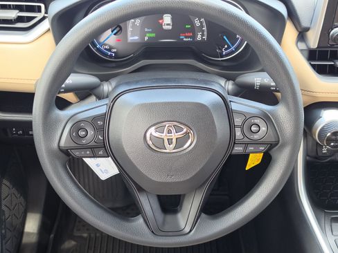 Certified 2025 Toyota RAV4 LE AWD/4WD image 16