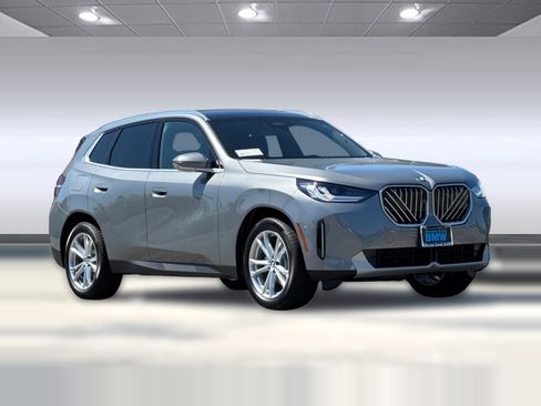 Used 2025 BMW X3 xDrive30i w/ Premium Package image 6