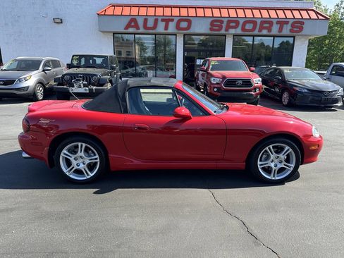 Used 2005 MAZDA MX-5 Miata w/ Convenience Pkg RWD image 4