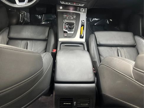 Used 2020 Audi Q5 2.0T Premium w/ Titanium Sport Package AWD/4WD image 22
