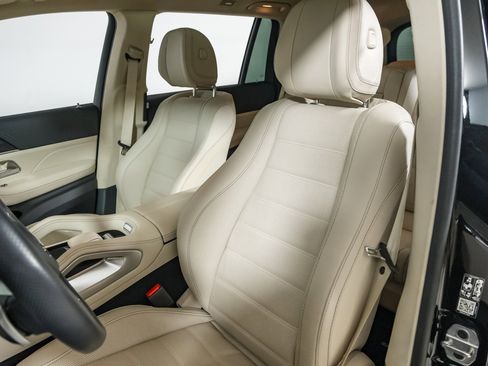 Used 2024 Mercedes-Benz GLS 580 4MATIC image 18