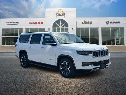 Used 2023 Jeep Wagoneer L Series III w/ Preferred Equipment Group image 1