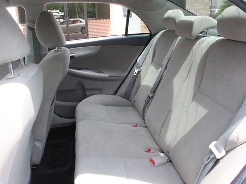 Used 2012 Toyota Corolla LE FWD image 22