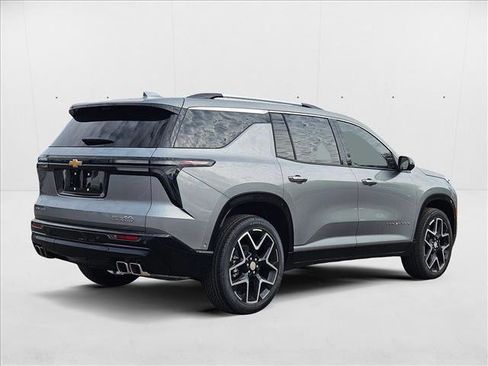 New 2026 Chevrolet Traverse High Country image 2