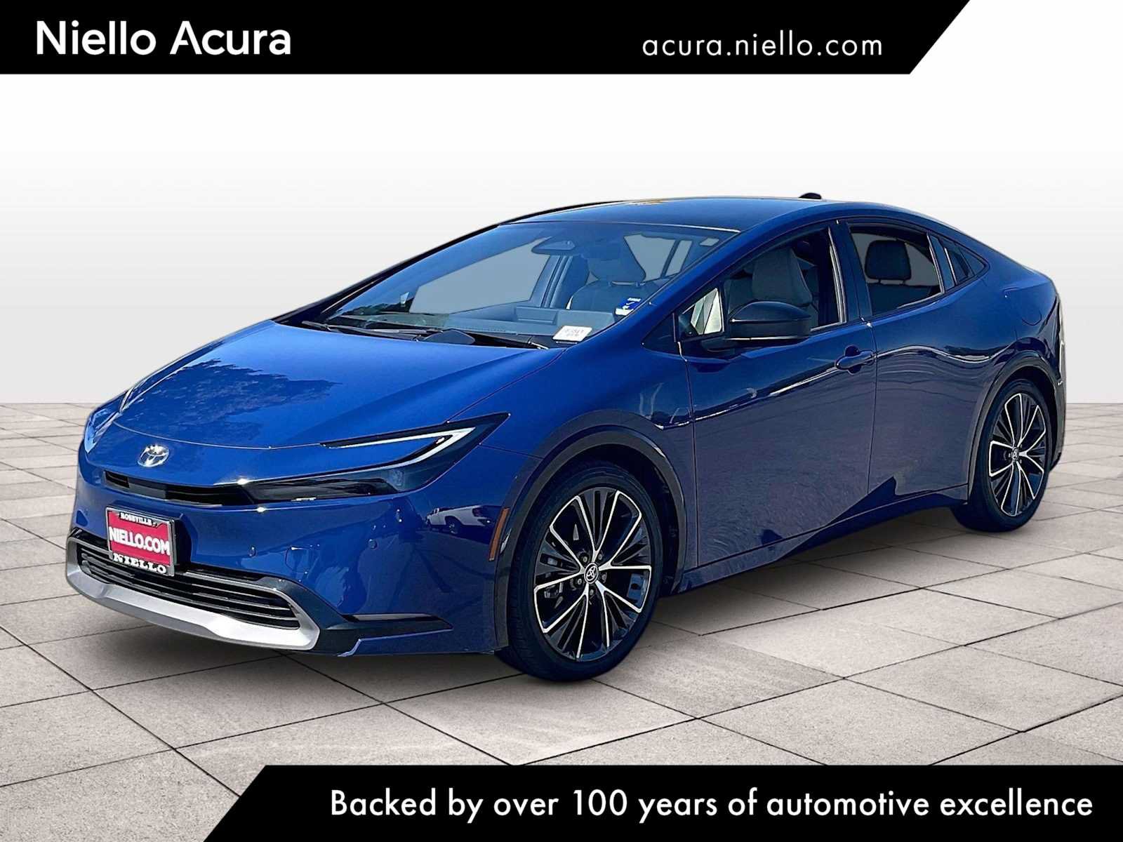 Used 2024 Toyota Prius XLE FWD image 1