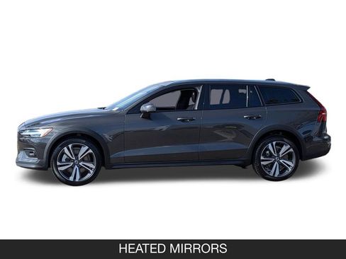 Used 2025 Volvo V60 B5 Cross Country Plus AWD/4WD image 5