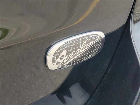 Used 2018 Jeep Grand Cherokee Overland image 11