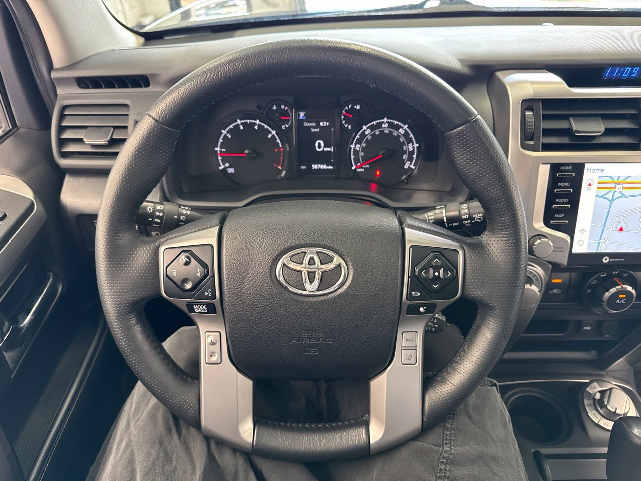 Used 2024 Toyota 4Runner SR5 Premium w/ Moonroof Package AWD/4WD image 19