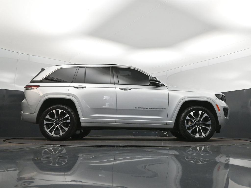 Used 2023 Jeep Grand Cherokee Overland RWD image 43