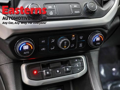 Used 2022 GMC Acadia SLE image 21