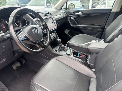 Used 2018 Volkswagen Tiguan SEL AWD/4WD image 10