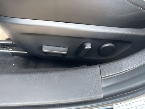 Used 2025 MAZDA MAZDA3 s FWD image 10