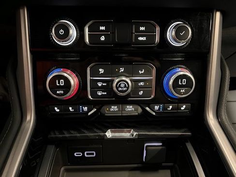 Certified 2024 GMC Yukon XL Denali w/ Denali Reserve Package AWD/4WD image 35