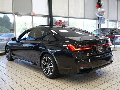 Used 2022 BMW 750i xDrive w/ Executive Package AWD/4WD image 4