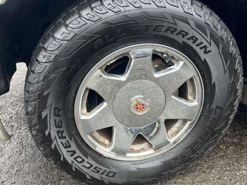 Used 2004 Cadillac Escalade AWD image 16