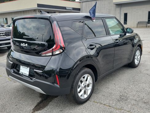 Certified 2025 Kia Soul LX FWD image 6