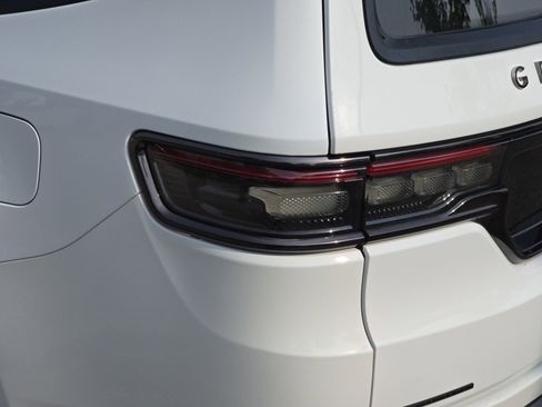 Used 2022 Jeep Grand Wagoneer Series II AWD/4WD image 37