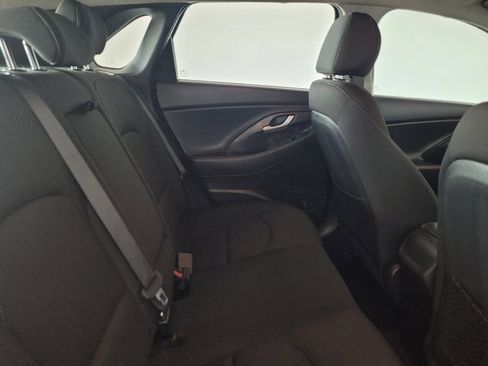 Used 2018 Hyundai Elantra GT FWD image 19