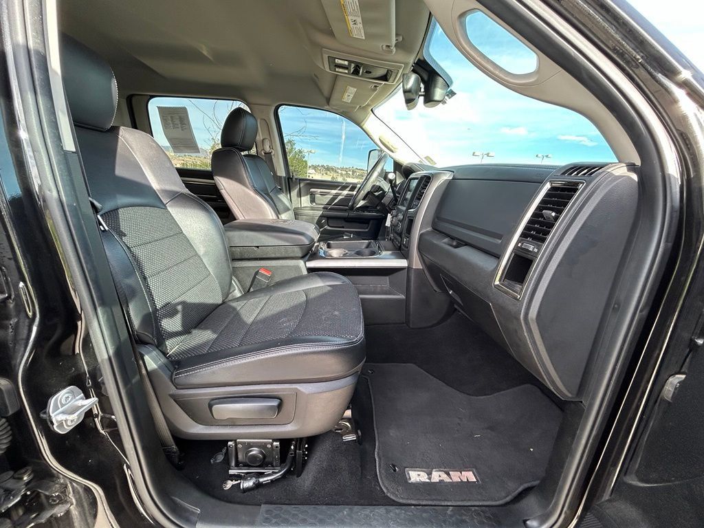 Used 2018 RAM 2500 Big Horn w/ Sport Appearance Group AWD/4WD image 31