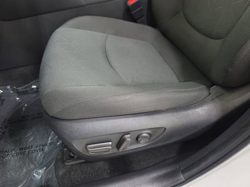 Used 2022 Toyota RAV4 XLE w/ Carpet Mat Package (TMS) AWD/4WD image 26
