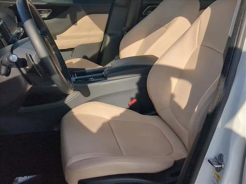 Used 2018 Jaguar F-PACE Premium image 15