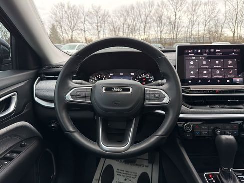 Used 2022 Jeep Compass Latitude w/ Sun and Sound Group image 13