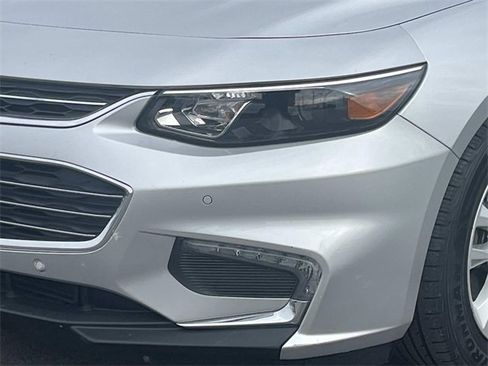 Used 2016 Chevrolet Malibu Hybrid w/ Leather Package image 9