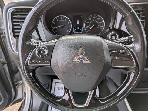 Used 2020 Mitsubishi Outlander SE FWD image 49