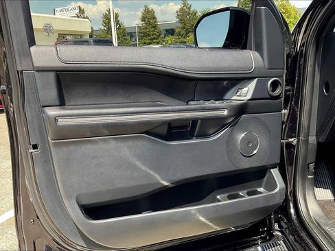 Used 2020 Ford Expedition XLT w/ Equipment Group 202A image 19