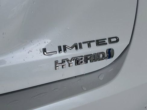Used 2019 Toyota Avalon Limited w/ Advanced Safety Package FWD image 9
